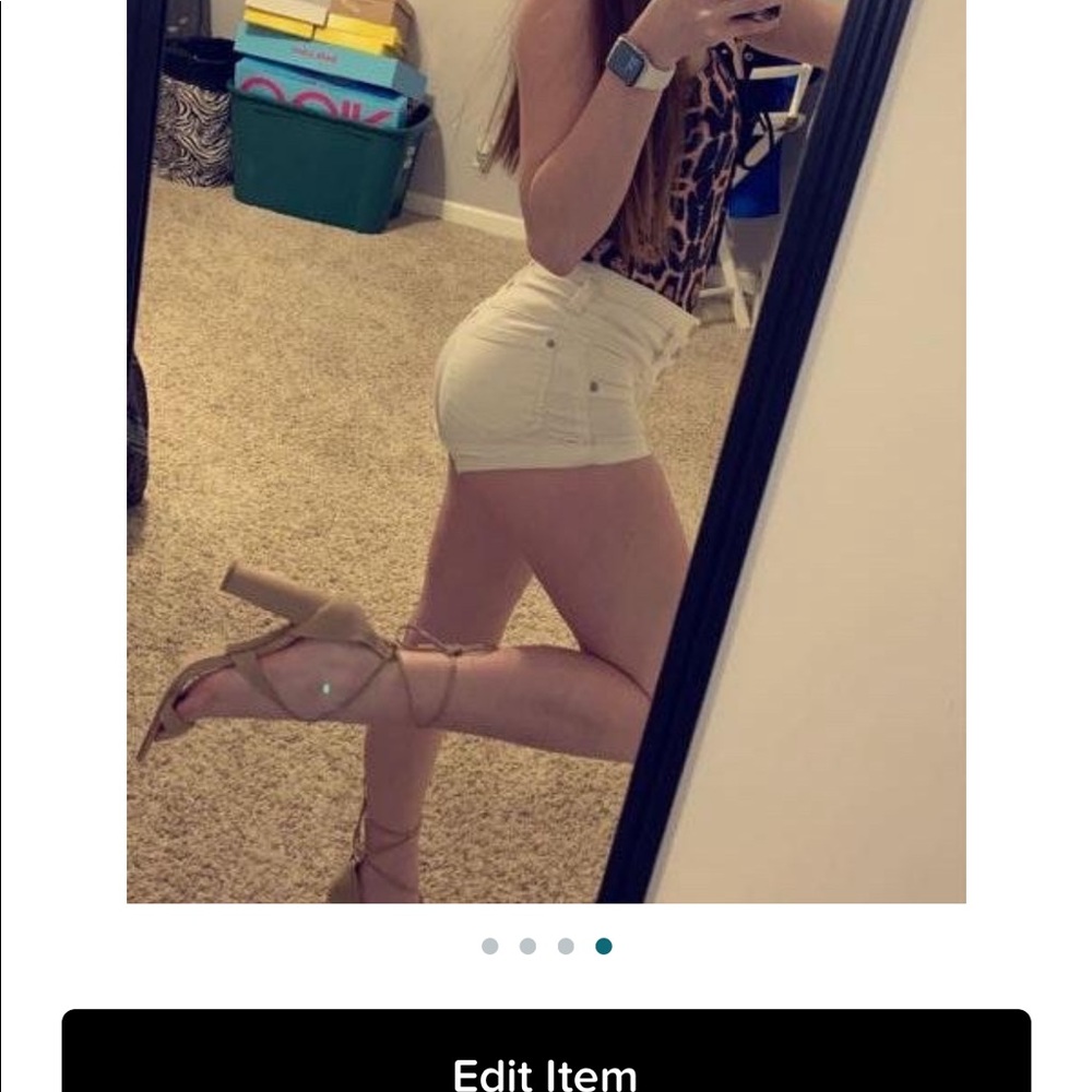 Super cute high waisted shorts!